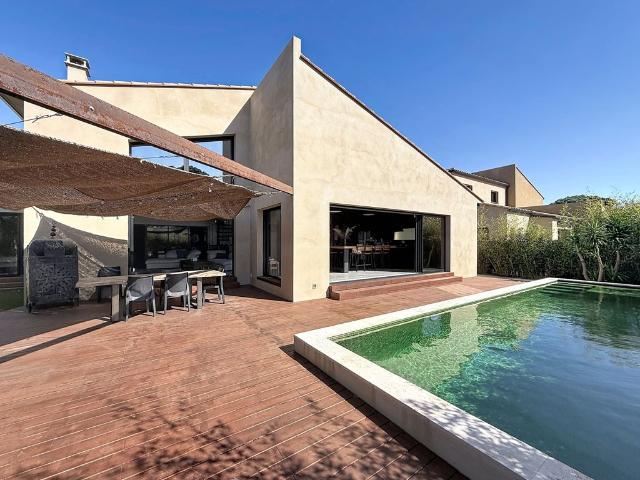 Maison de luxe de 4 chambres en vente à Alénya, France