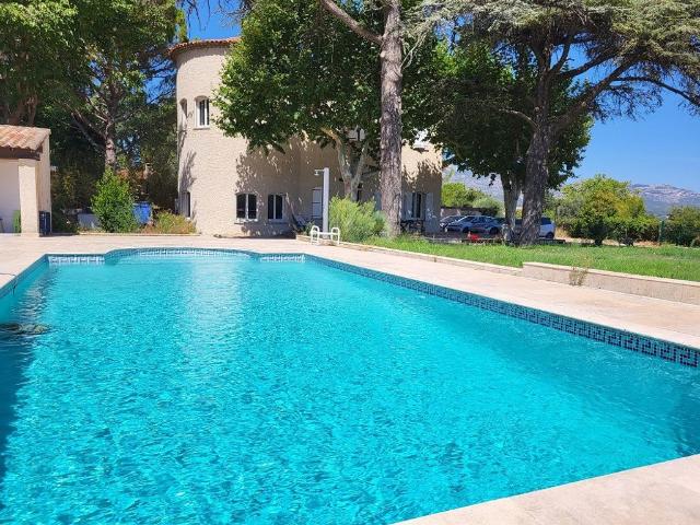 Maison de luxe 4 chambres en vente à Aubagne, Provence Alpes Côte d'Azur