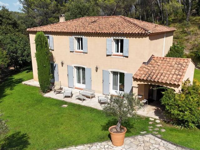 Maison de luxe de 4 chambres en vente à Bouc Bel Air, Provence Alpes Côte d'Azur
