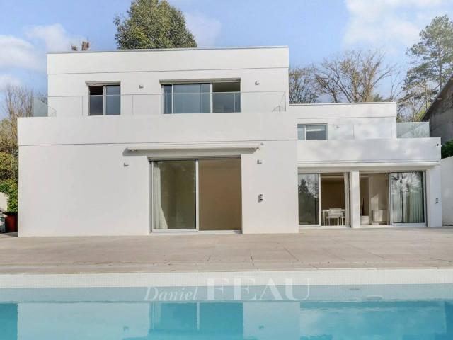 Maison de luxe de 4 chambres en vente à Bougival, Île de France