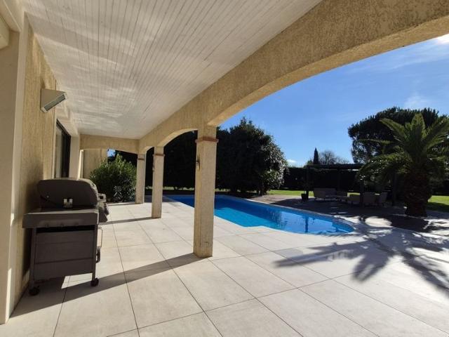 Maison de luxe de 4 chambres en vente à Bazus, Occitanie