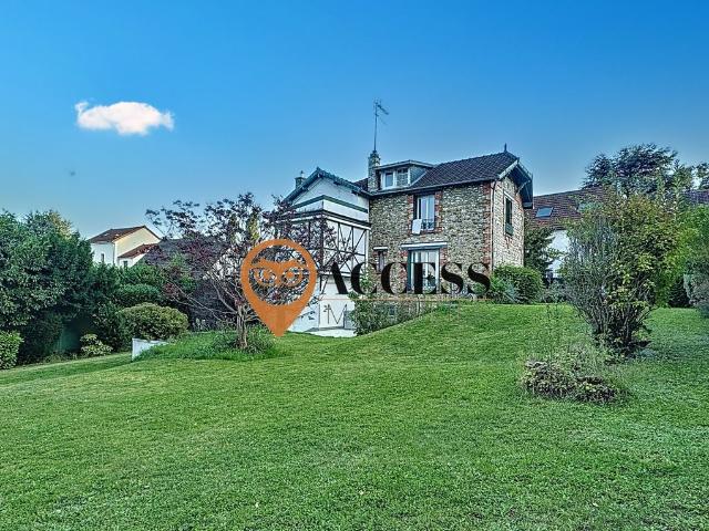 Maison de luxe de 4 chambres en vente à Groslay, France