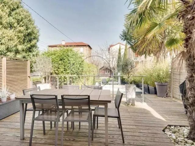 Maison de luxe de 4 chambres en vente à Fontenay sous Bois, France