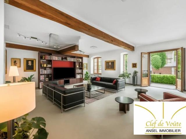 Maison de luxe de 4 chambres en vente à La Celle Saint Cloud, France