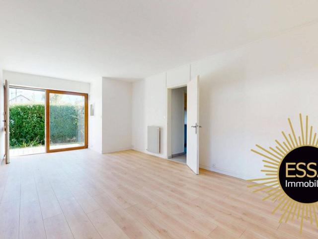 Maison de luxe de 4 chambres en vente à Le Chesnay, France