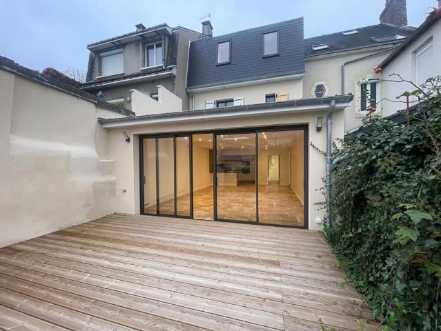 Maison de luxe de 5 pièces en vente à Le Mans, France