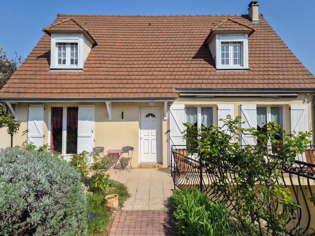 Maison de luxe de 4 chambres en vente à Montlhéry, France