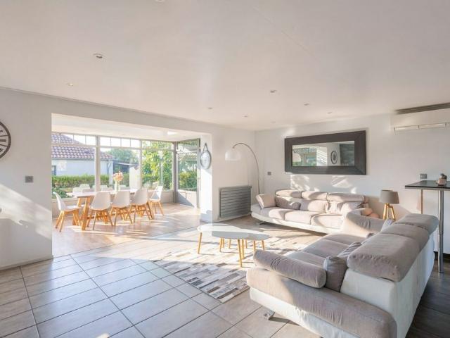 Maison de luxe de 4 chambres en vente à Saint Priest, Auvergne Rhône Alpes