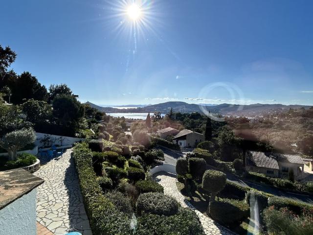 Villa de luxe de 5 pièces en vente Saint Raphaël, France