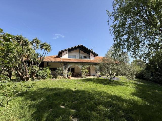 Maison de luxe de 4 chambres en vente à Urrugne, France