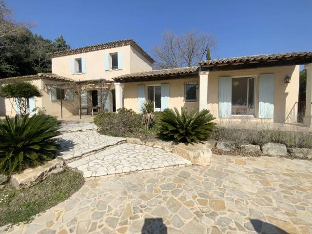 Maison de luxe de 4 chambres en vente à Uzès, France