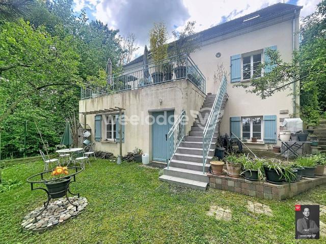Maison de luxe de 4 chambres en vente à Vauréal, France