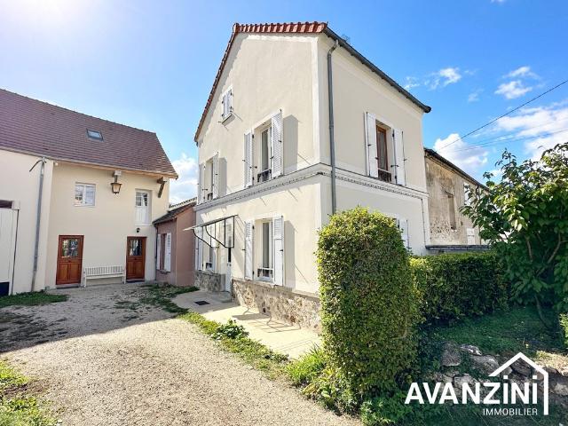 Maison de luxe de 4 chambres en vente à Villiers sur Morin, Île de France