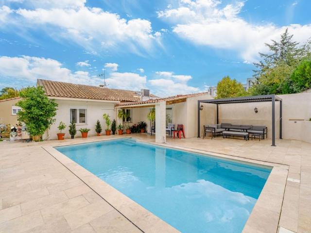 Maison de luxe de 4 pièces en vente à Marseille, Provence Alpes Côte d'Azur