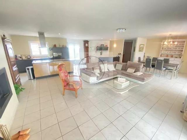 Maison de luxe de 4 pièces en vente à Montauban, France