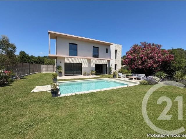 Maison de luxe de 4 pièces en vente à Mougins, France