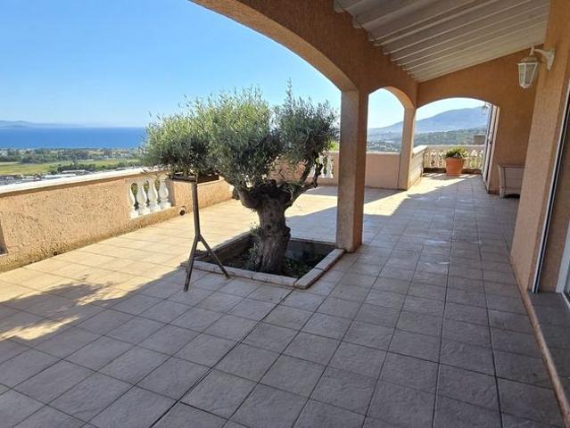 Maison de luxe de 4 pièces en vente à Ajaccio, France