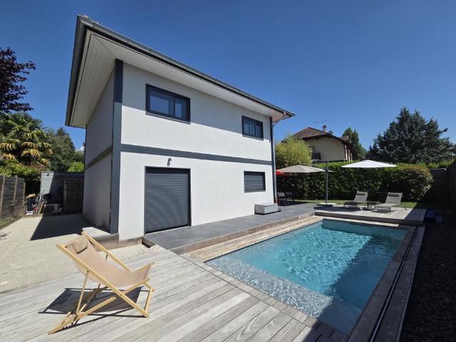 Maison de luxe de 4 pièces en vente à Annecy, France