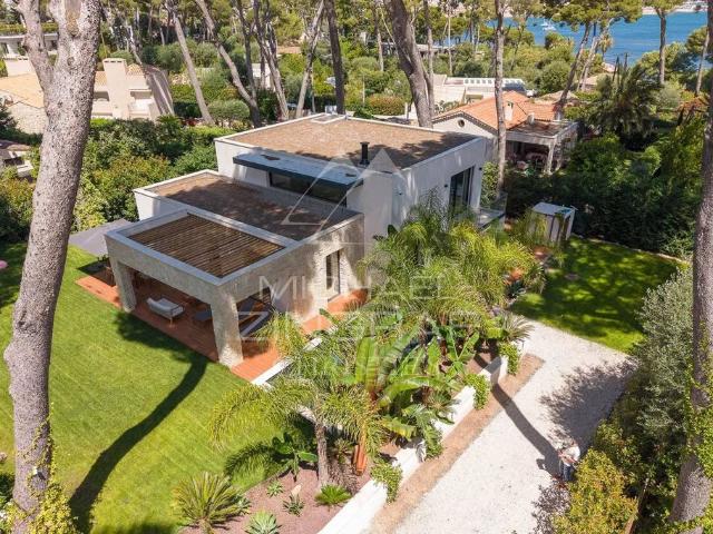 Maison de luxe de 4 pièces en vente à Antibes, Provence Alpes Côte d'Azur