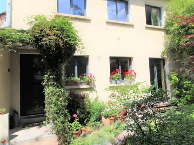 Maison de luxe de 4 pièces en vente à Bagnolet, France