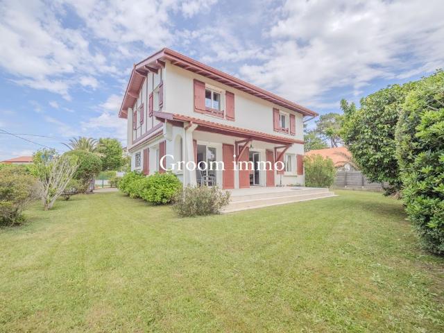 Maison de luxe de 4 pièces en vente à Bidart, France