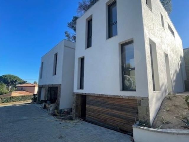 Maison de luxe de 4 pièces en vente à Cavalaire sur Mer, France
