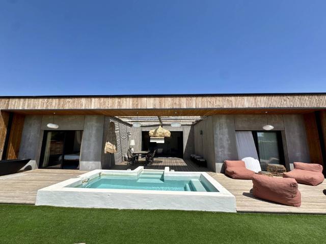 Maison de luxe de 4 pièces en vente à Clarensac, France
