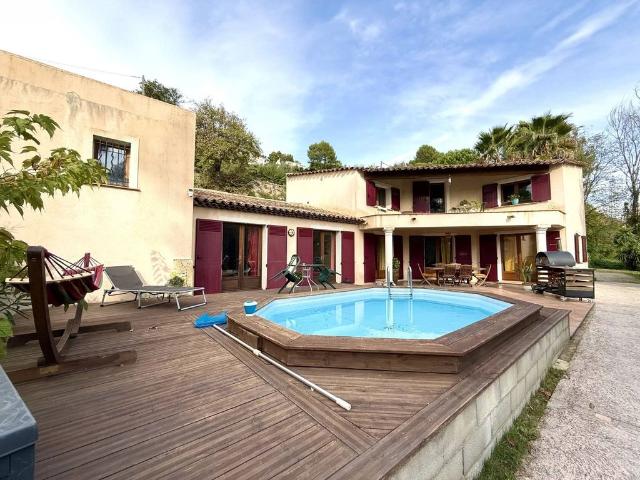 Maison de luxe de 4 pièces en vente à Colomars, Provence Alpes Côte d'Azur
