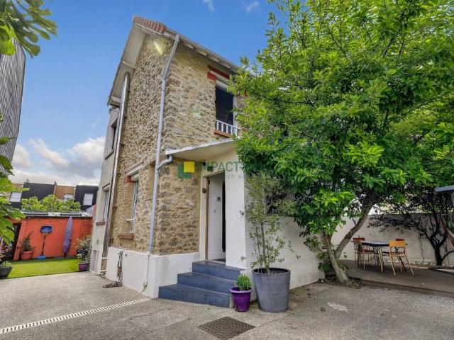 Maison de luxe de 4 pièces en vente à Colombes, Île de France