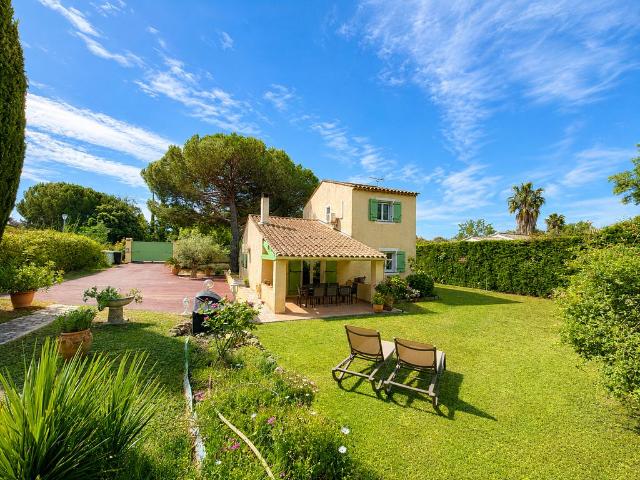 Maison de luxe de 4 pièces en vente à Fréjus, Provence Alpes Côte d'Azur