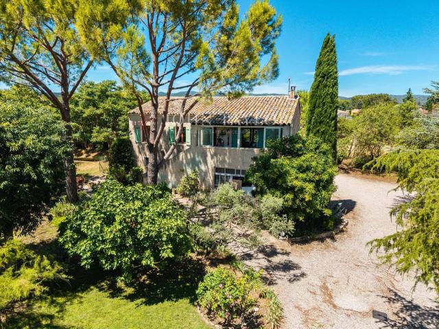 Maison de luxe de 4 pièces en vente à Gordes, France