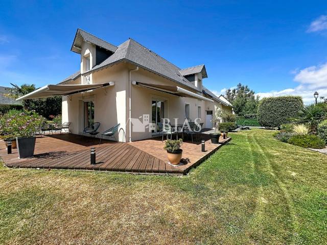 Maison de 4 pièces de luxe en vente à Honfleur, France