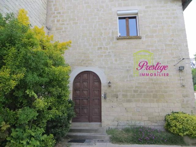 Maison de luxe de 4 pièces en vente à Le Mesnil le Roi, Île de France