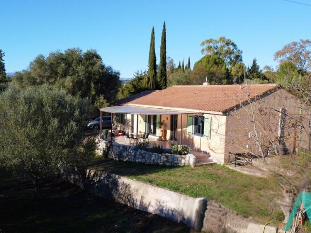 Maison de luxe de 4 pièces en vente à Le Beausset, France