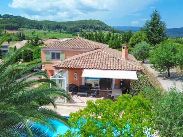 Maison de luxe de 4 pièces en vente à Le Beausset, France