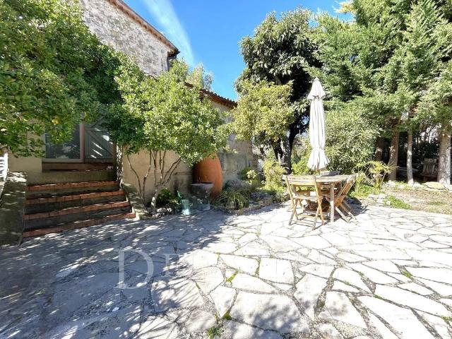 Maison de luxe de 4 pièces en vente à Le Rouret, Provence Alpes Côte d'Azur