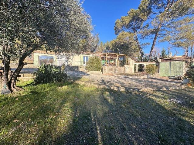 Maison de luxe de 4 pièces en vente à Pierrevert, France