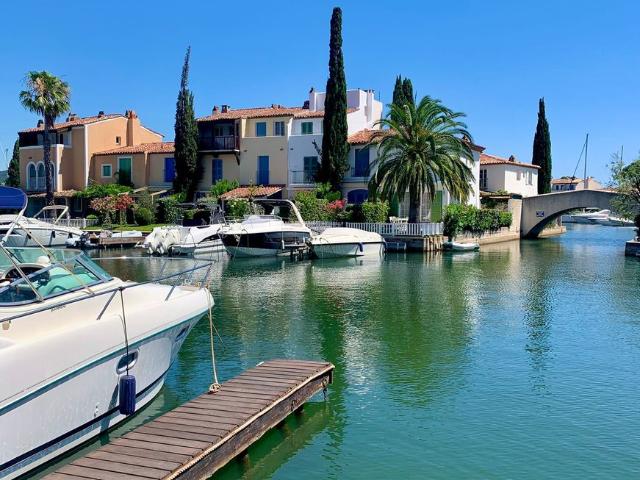 Maison de luxe de 4 pièces en vente à Port Grimaud, France