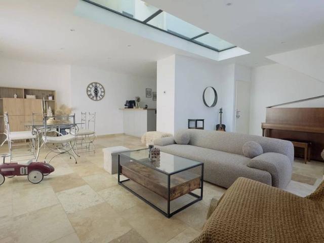 Maison de luxe de 4 pièces en vente à Saint Cannat, France
