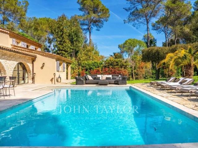 Maison de luxe de 5 chambres en location à Mougins, France