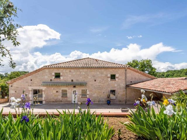 Maison de luxe de 5 chambres en vente à Castelsagrat, Occitanie