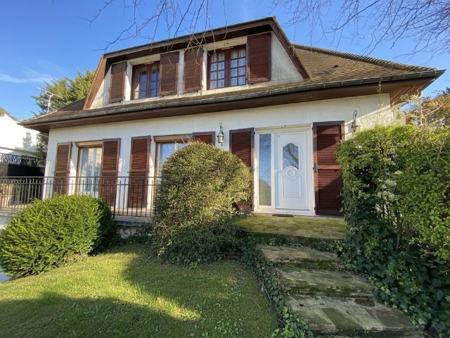 Maison de luxe de 5 chambres en vente à Champigny sur Marne, France
