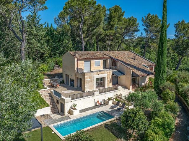 Maison de luxe de 5 chambres en vente à Aix en Provence, France