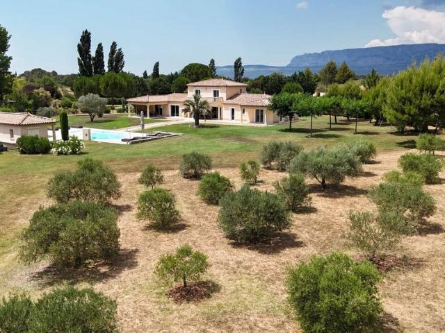 Maison de luxe de 5 chambres en vente à Aix en Provence, Provence Alpes Côte d'Azur