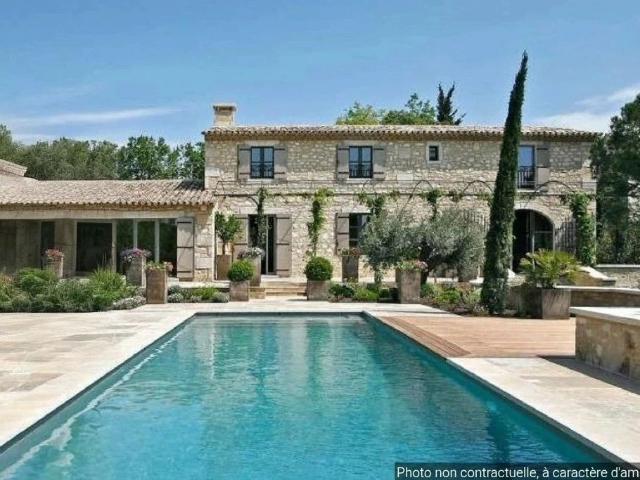 Maison de luxe de 7 pièces en vente à Saint Rémy de Provence, France