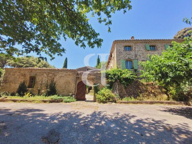 Maison de luxe de 5 chambres en vente à Grignan, Auvergne Rhône Alpes
