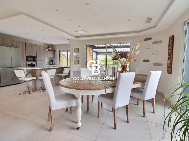 Maison de luxe de 5 chambres en vente à Gujan Mestras, France