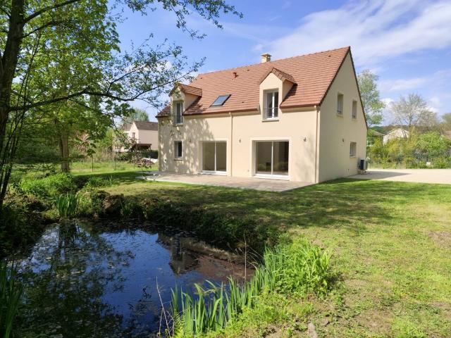 Maison de luxe de 5 chambres en vente à Élancourt, France