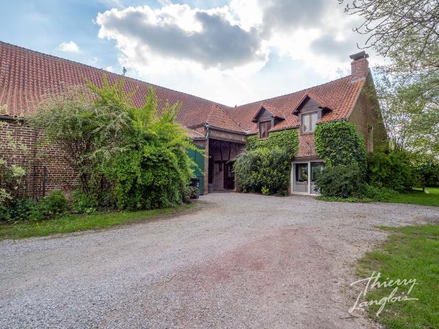 Maison de luxe de 5 chambres en vente à Orchies, France