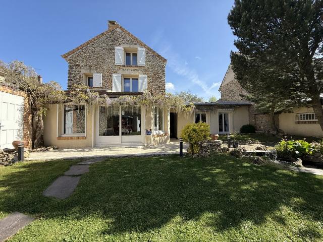 Maison de luxe de 5 chambres en vente à Les Alluets le Roi, Île de France